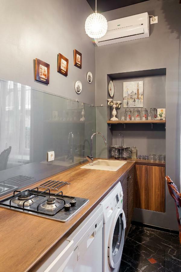 Delux Leopolli Apartments Near Shopping Mall Forum Lwów Zewnętrze zdjęcie