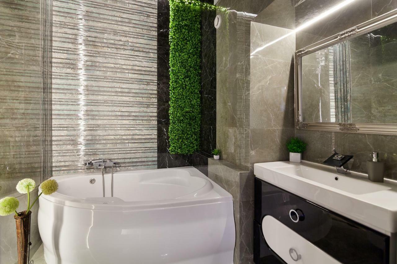 Delux Leopolli Apartments Near Shopping Mall Forum Lwów Zewnętrze zdjęcie