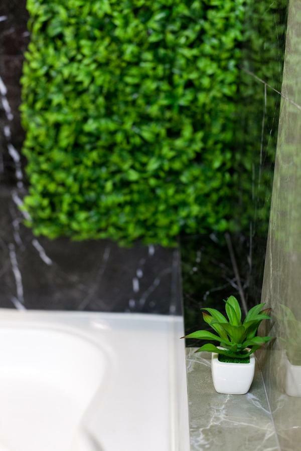 Delux Leopolli Apartments Near Shopping Mall Forum Lwów Zewnętrze zdjęcie